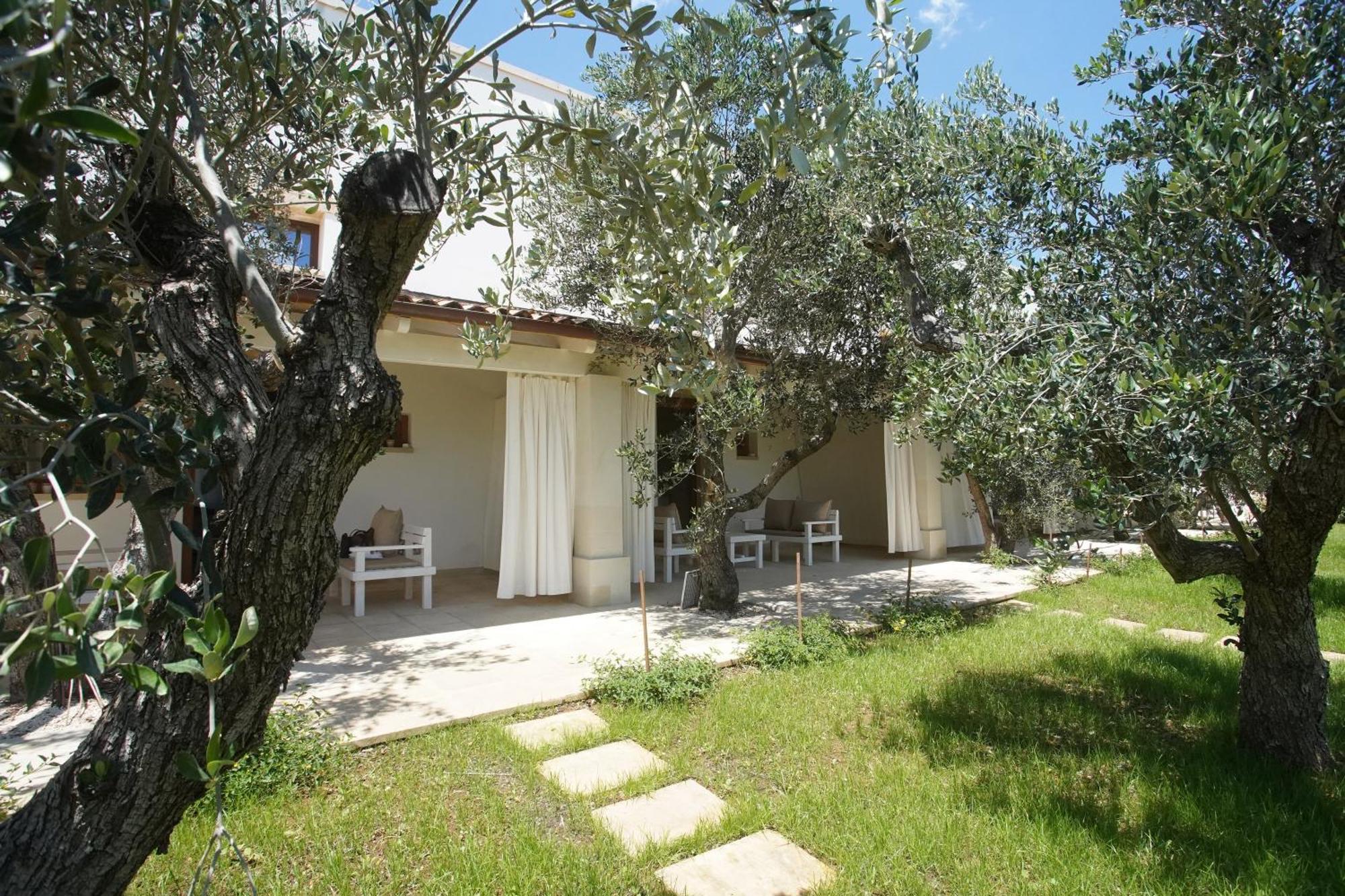 Relais L'Oliveto Apartment Surano Exterior photo